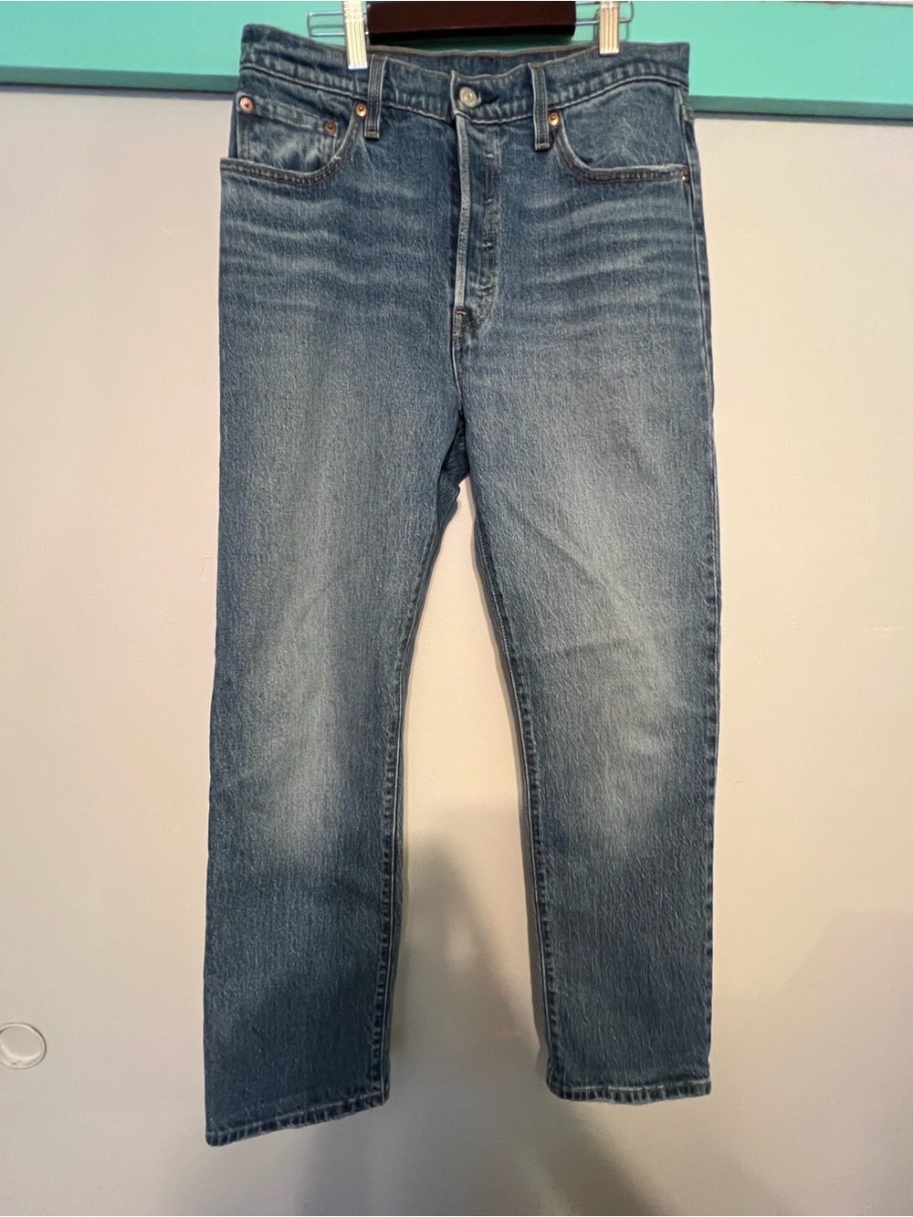 Levi’s 501 Original Fit Jeans W29 L30 Medium Wash Button Fly Straight Leg